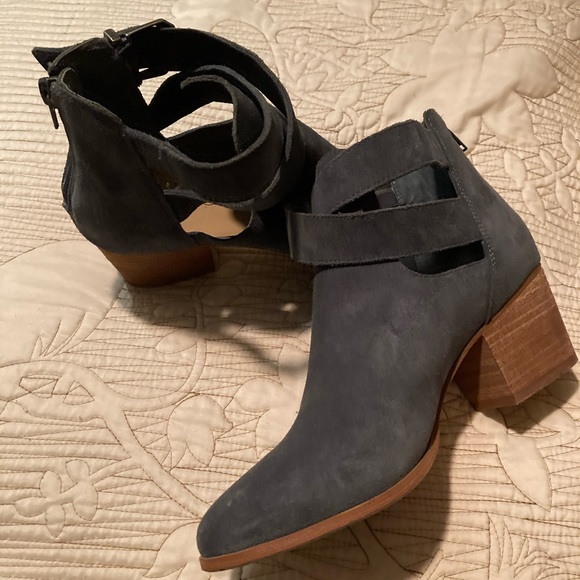 Sole Society Bootie LIKE NEW - Only Worn Twice - Picture 2 of 6